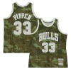 Cool Eccezionale Ottimo Scottie Pippen Chicago Bulls Hardwood Classics 1997/98 Ghost Green Swingman Jersey Camo per i Fan Veri