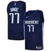 Comodo Meraviglioso Luka Dončić Dallas Mavericks Nike Swingman Player Jersey City Edition Navy per i Fan Veri