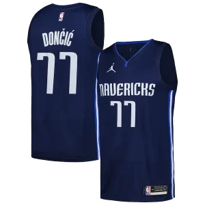 Bellissimo Luka Dončić Dallas Mavericks Jordan Brand Swingman Player Jersey Statement Edition Navy per i Fan Veri