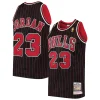 Gorgeous Men's Chicago Bulls Michael Jordan Black 1996/97 Hardwood Classics Authentic Jersey per i Fan Veri