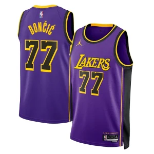 Meraviglioso Stupendo Incantevole Luka Dončić Los Angeles Lakers Jordan Brand Statement Edition Swingman Jersey Purple per i Fan Veri